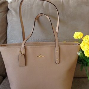 Authentic coach shoulder bag